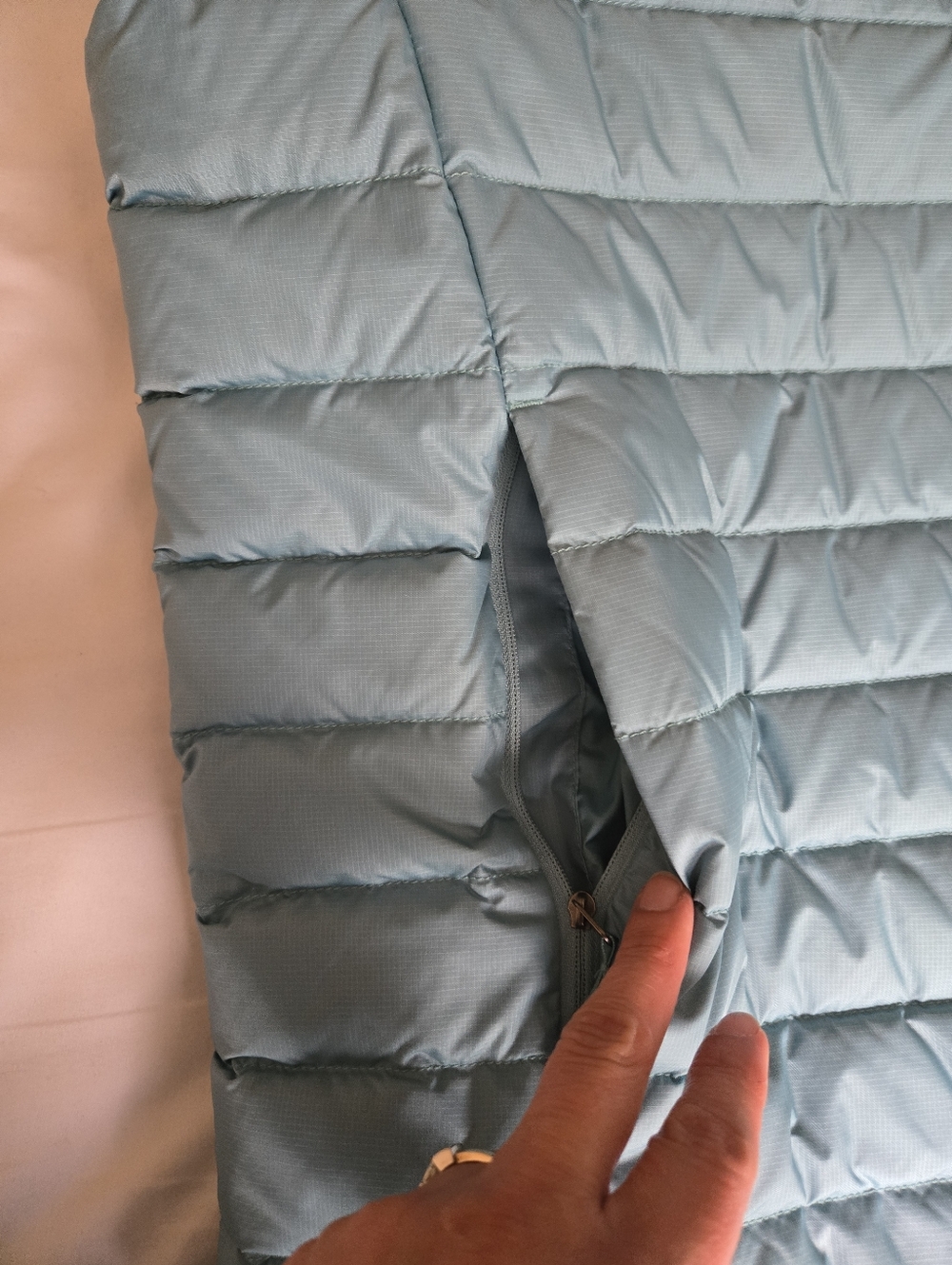 The North Face Aqua Quilted Down Vest - Picture 3 of 6